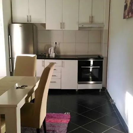 شقة Apartman Delux *