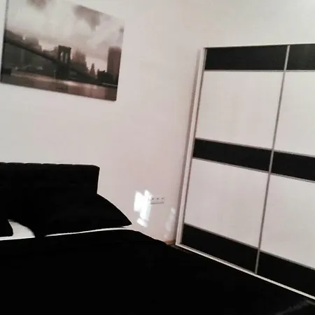 شقة Apartman Delux *
